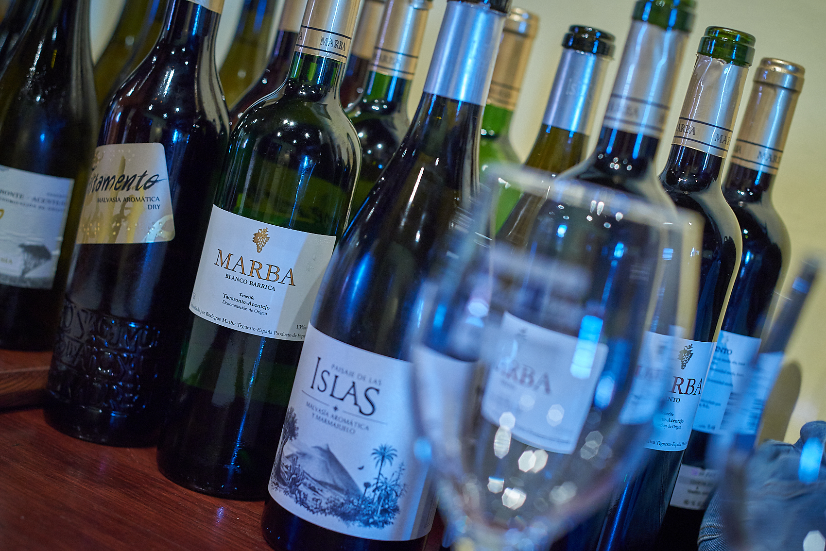 Algunos de los vinos elaborados dentro del proyecto Enomac