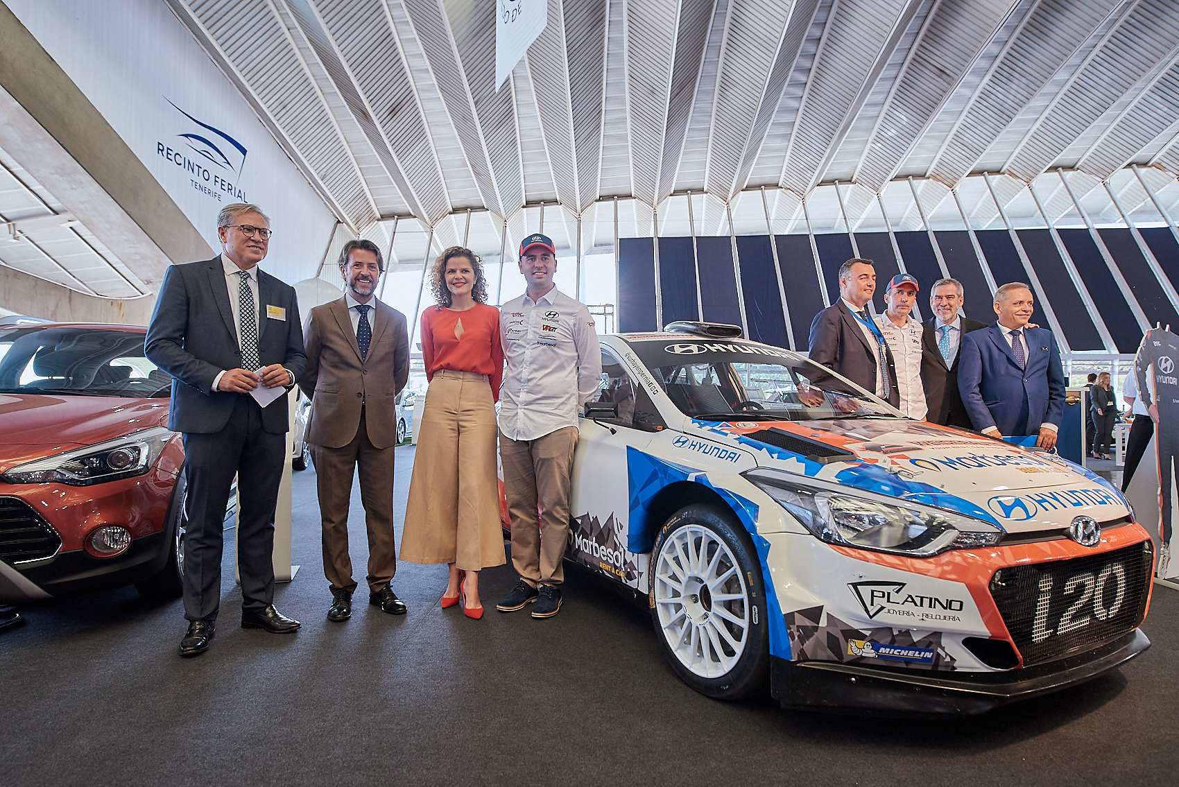 El presidente Carlos Alonso durante la inauguración del Salón del Automóvil