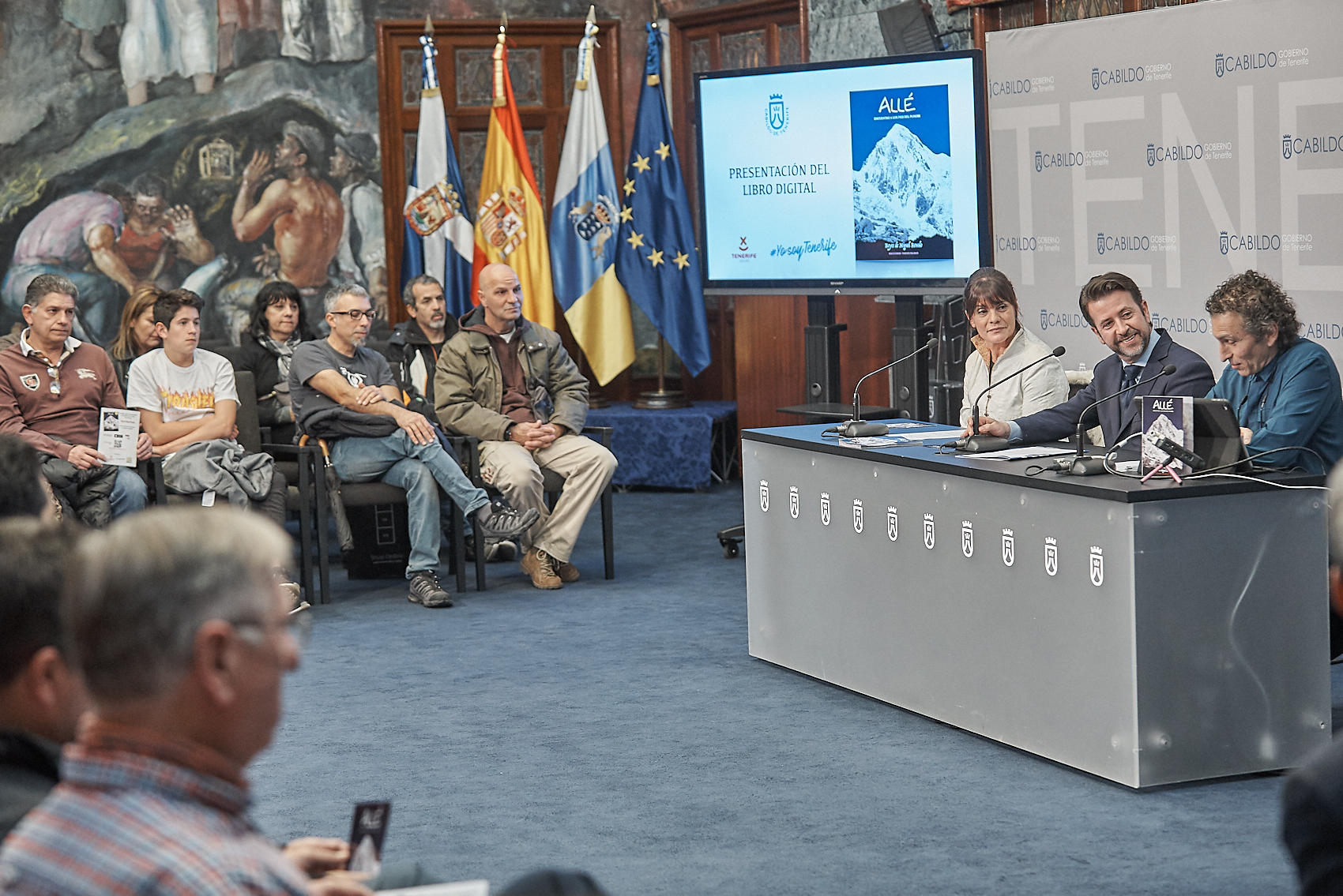 Presentación del libro 'Allé' en el Salón Noble del Cabild