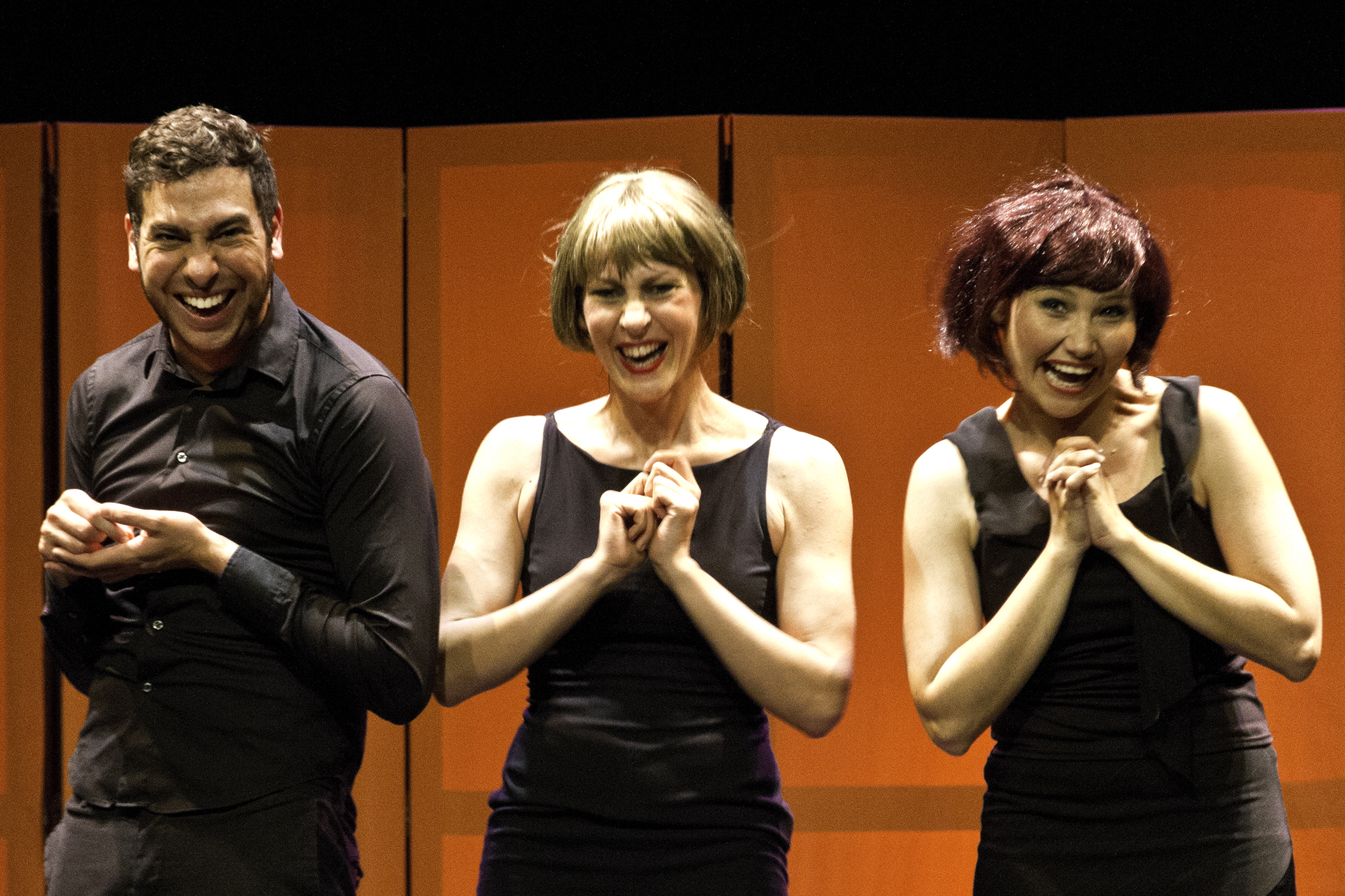 Fotografía que incluye una escena de la actuación de Helena Turbo