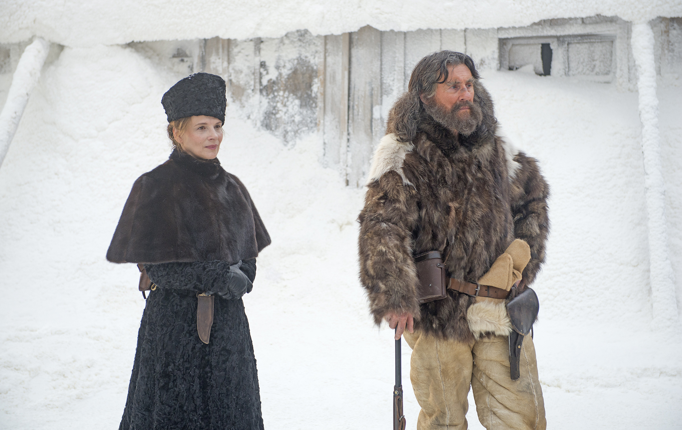Fotografía de Juliette Binoche y Gabriel Byrne, dos de los protagonistas de la película "Nobody wants the night”, que inauguró ayer el Festival Internacional de Cine de Berlín