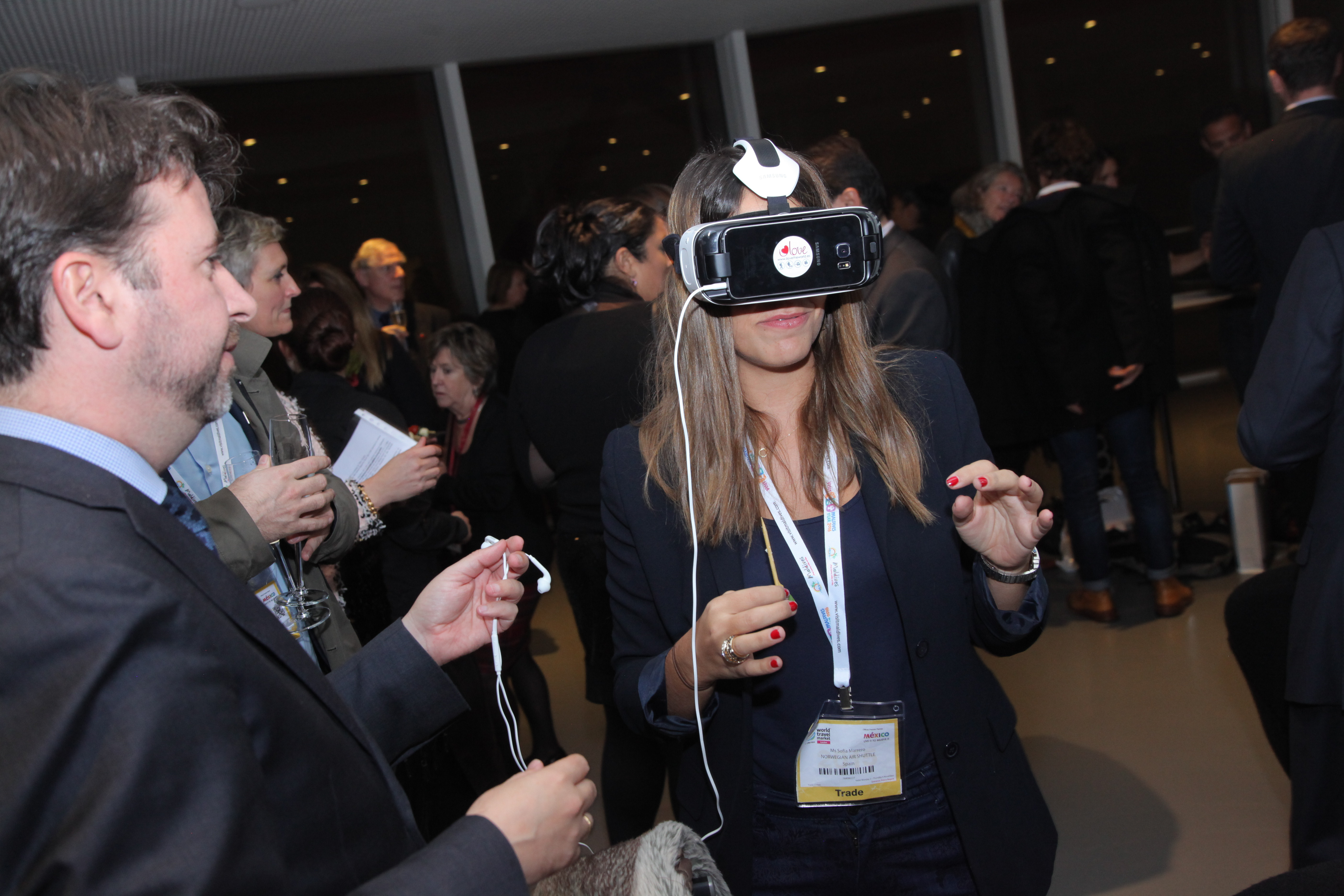 Una periodista prueba un sistema de vídeo promocional de Tenerife en 360 grados