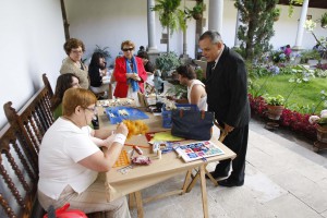 05.06.09; LA OROTAVA MUSEO DE ARTESANIA IBEROAMERICANA EFRAIN MEDINA VISITA EL EXAMEN PARA LA OBTENCION DEL CARNET DE ARTESANO FOTO: MIGUEL BARRETO/ACAN