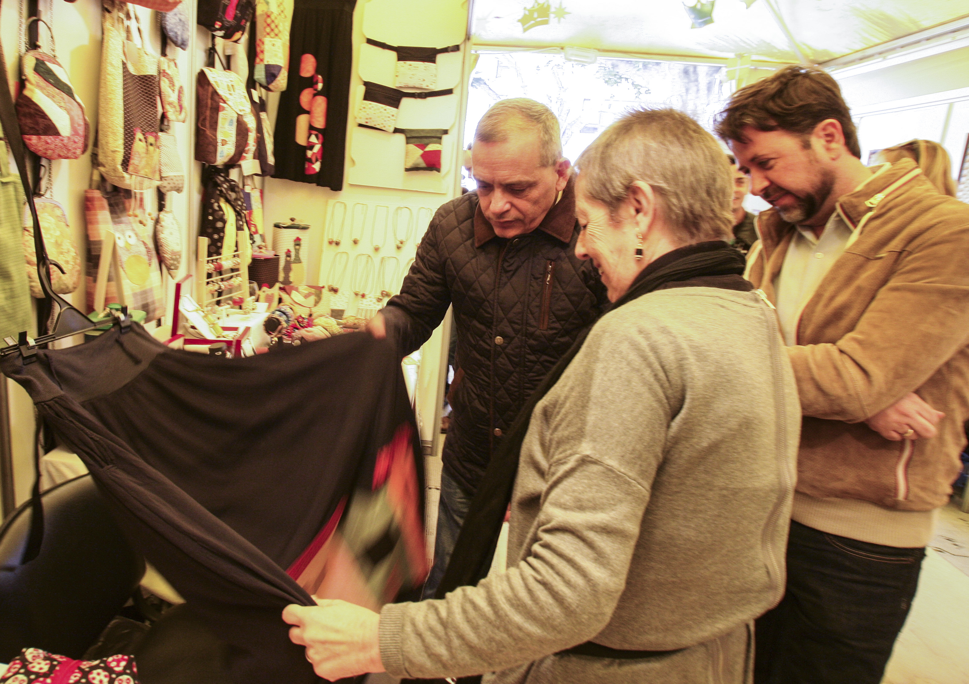 incentivar la celebración de ferias de artesanía municipales